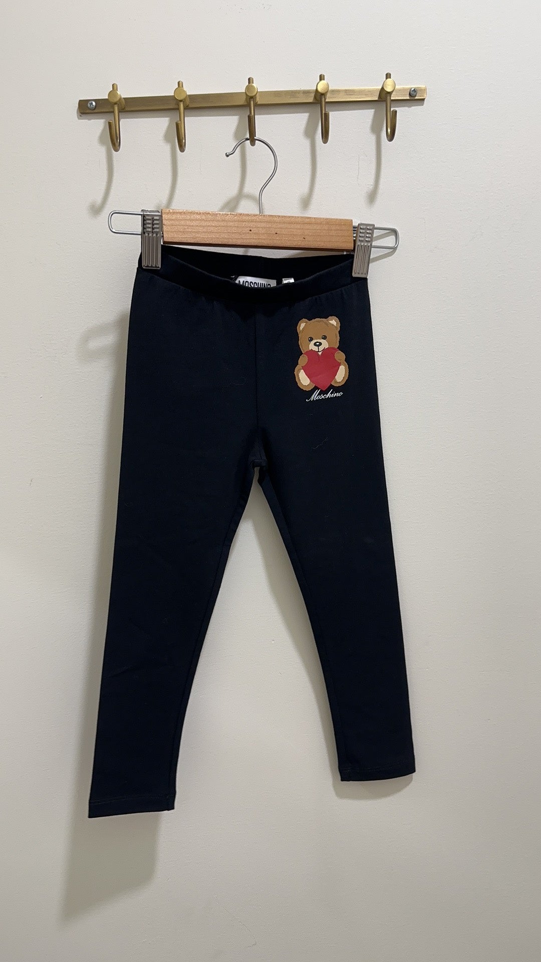 MOSCHINO GIRLS LEGGINGS W HEART BEAR LOGO PRINT